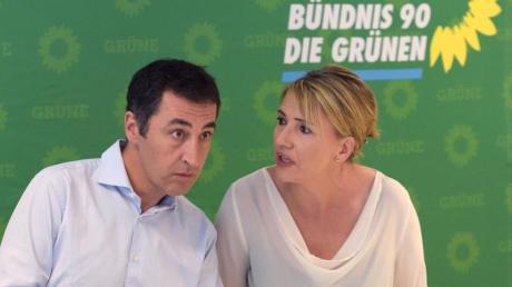 Cem Özdemir und Simone Peter Anfang September in Berlin. In Halle treffen sich die Grünen nun zum Bundesparteitag.