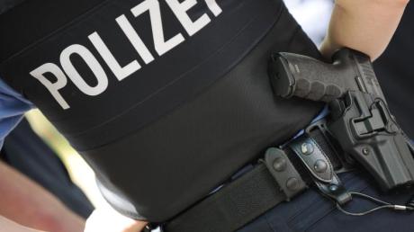 Ein Arzt aus Baden-Württemberg soll einen Terroristen für die Terrormiliz Islamischer Staat rekrutiert haben.
