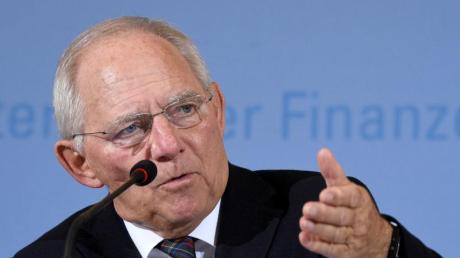 Mit Hilf einer Kürzung des Kindergelds für EU-Ausländer möchte Bundesfinanzminister Schäuble gegen Sozialmissbrauch vorgehen.