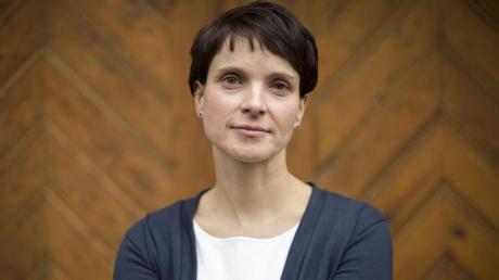 Was kommt auf Frauke Petry beim Bundesparteitag der AfD in Köln zu? Bisher gibt sie sich entschlossen, dort als alleinige Spitzenkandidatin für die Bundestagswahl zu kandidieren. 