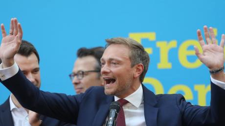 Jubelt FDP-Chef Christian Lindner einfach ausgelassen oder versucht er die Euphorie in der FDP schon wieder ein bisschen abzubremsen? Fest steht: Mit der FDP ist wieder zu rechnen.