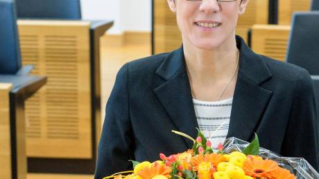CDU-Ministerpräsidentin Annegret Kramp-Karrenbauers Koalition steht.  	