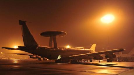 Awacs-Aufklärungsflugzeuge auf dem Flughafen des Militärstützpunkts in Konya.