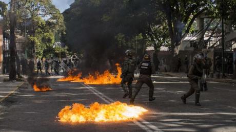 Zusammenstöße zwischen Demonstranten und der Polizei in Caracas.