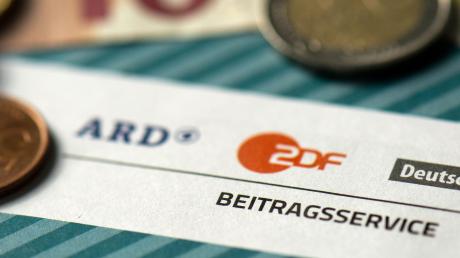 Der Rundfunkbeitrag von ARD, ZDF und Deutschlandradio beträgt momentan 17,50 Euro im  Monat.