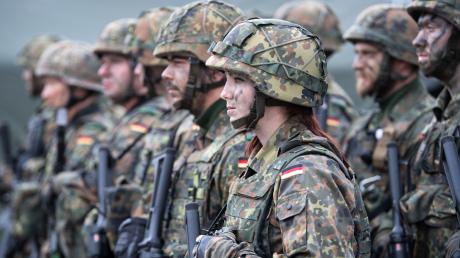 Es gibt Überlegungen, die Bundeswehr für Ausländer zu öffnen.
