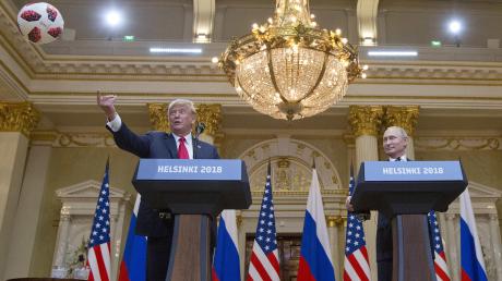 Von dem Treffen zwischen dem US-Präsidenten Donald Trump und seinem russischen Amtskollegen Wladimir Putin Mitte Juli bleiben einige denkwürdige Bilder im Gedächtnis.