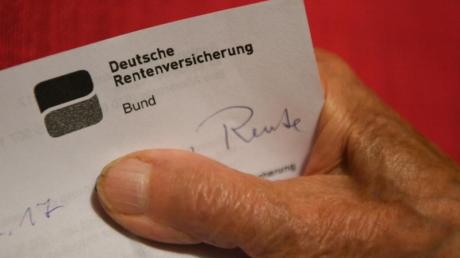 Ab dem 1. Juli bekommen 21 Millionen Rentner mehr Geld in Deutschland.