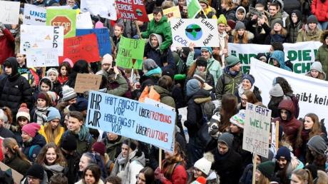 Auch in Augsburg demonstrieren Schüler, wie hier vor zwei Wochen, für den Klimaschutz.