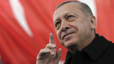 Der amtierende türkische Präsident Erdogan will 2023 das letzte Mal bei den Präsidentschaftswahlen in der Türkei antreten. 