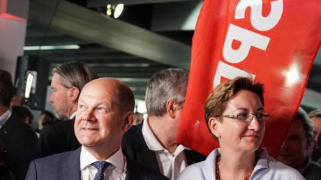 Olaf Scholz (l) und Klara Geywitz treten als Duo für den SPD-Parteivorsitz an.