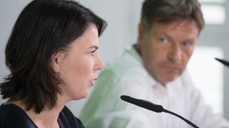 Annalena Baerbock und Robert Habeck Ende Augustg bei einer Pressekonferenz in Dresden.