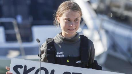Mit diesem Aufruf wurde sie weltberühmt: Greta Thunberg und ihr Banner mit der Aufschrift «Skolstrejk För Klimatet» (Schulstreik für das Klima).