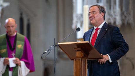 „Mit Tatkraft und Zuversicht“ – so lautete der Titel des Vortrags, den Ministerpräsident Laschet am Sonntag in der Reihe DomGedanken in Münster hielt.
