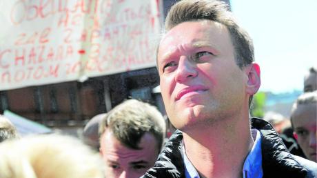 Hat in den letzten Jahren viele Anti-Putin-Protestaktionen organisiert. Jetzt kämpft Alexej Nawalny fern der Heimat mit einer Vergiftung.