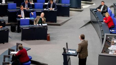 Michael Grosse-Brömer am Rednerpult rechnet im Bundestag mit der AfD-Fraktion ab.
