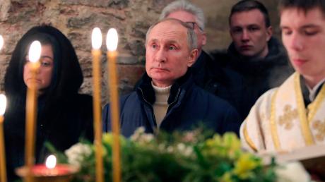 Wladimir Putin bei einer orthodoxen Weihnachtsmesse. Moskau belehrt Washington in Fragen demokratischer Standards.  