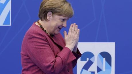 Bundeskanzlerin Angela Merkel kommt zum Nato-Gipfel ins Hauptquartier des Verteidigungsbündnis.