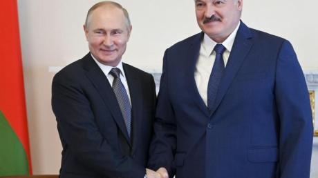 Der belarussische Präsident Alexander Lukaschenko (rechts) beim Treffen mit Russlands Präsidenten Wladimir Putin.