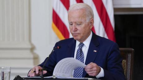 Joe Biden während eines Briefings im State Dining Room des Weißen Hauses.