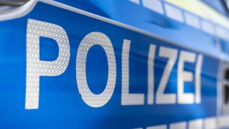 Die Polizei sucht Zeugen für einen Diesel-Klau an der Raststätte Augsburg-Ost.