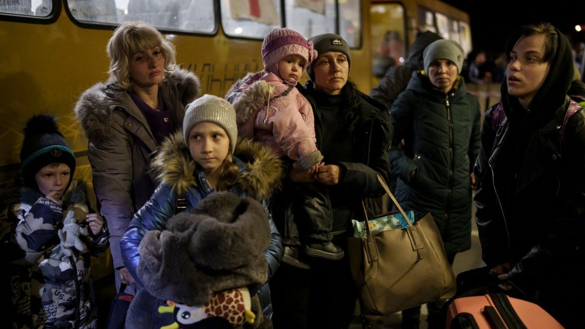 #Live-Ticker zur Ukraine: Zehn Fluchtkorridore im Osten der Ukraine eingerichtet