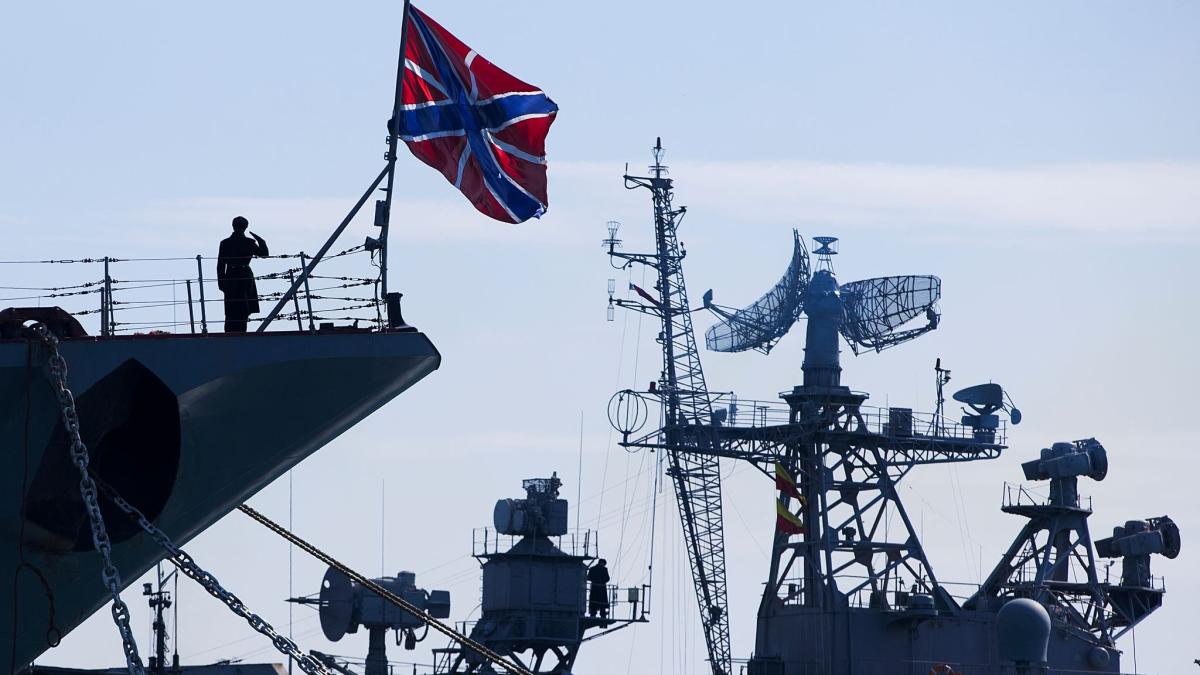 #Flaggschiff Schwarzmeerflotte: Ukraine-Krieg: Russischer Raketenkreuzer „Moskwa“ gesunken