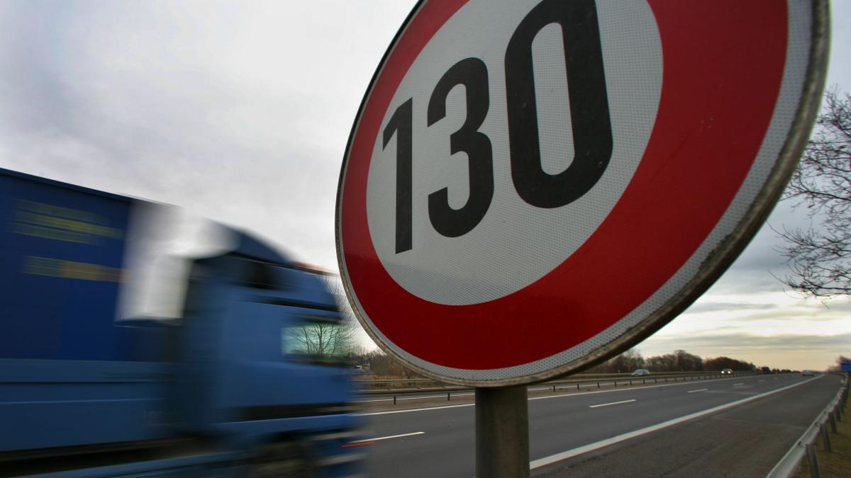 #Verkehr: Umfrage: Mehrheit für Tempolimit auf Autobahnen