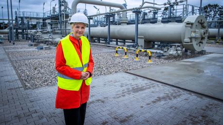 Manuela Schwesig bei einem Besuch der Gas-Anlandestation von Nord Stream 2. Ihre Nähe zum russischen Staatskonzern Gazprom könnte ihr zum politischen Verhängnis werden. 