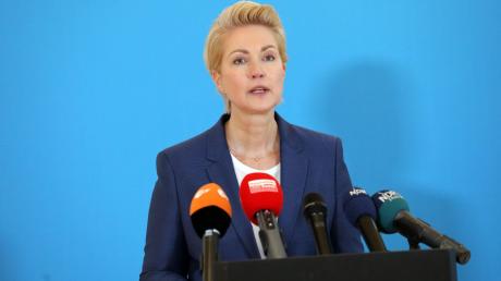 Ministerpräsidentin Manuela Schwesig hatte einen Rücktritt zunächst abgelehnt.