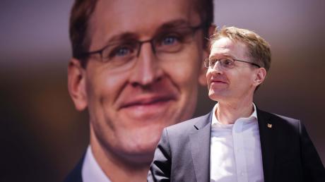 CDU-Spitzenkandidat Daniel Günther hofft auf einen Wahlsieg am Sonntag.