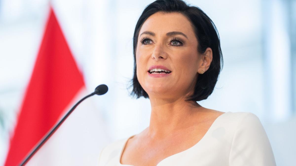 #Österreich: Zwei weitere ÖVP-Ministerinnen verlassen die bröckelnde Regierung in Wien
