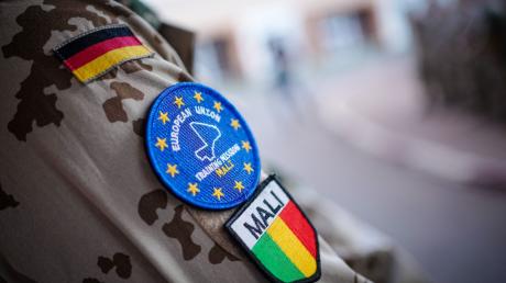 Das Emblem der «European Union Training Mission» (EUTM) auf dem Uniformärmel eines Bundeswehrsoldaten. Der Schwerpunkt der Mission wird von Mali ins benachbarte Niger verlegt.