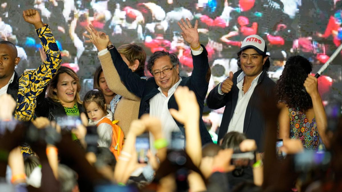 #Bogota: Ex-Guerillero Petro gewinnt erste Wahlrunde in Kolumbien