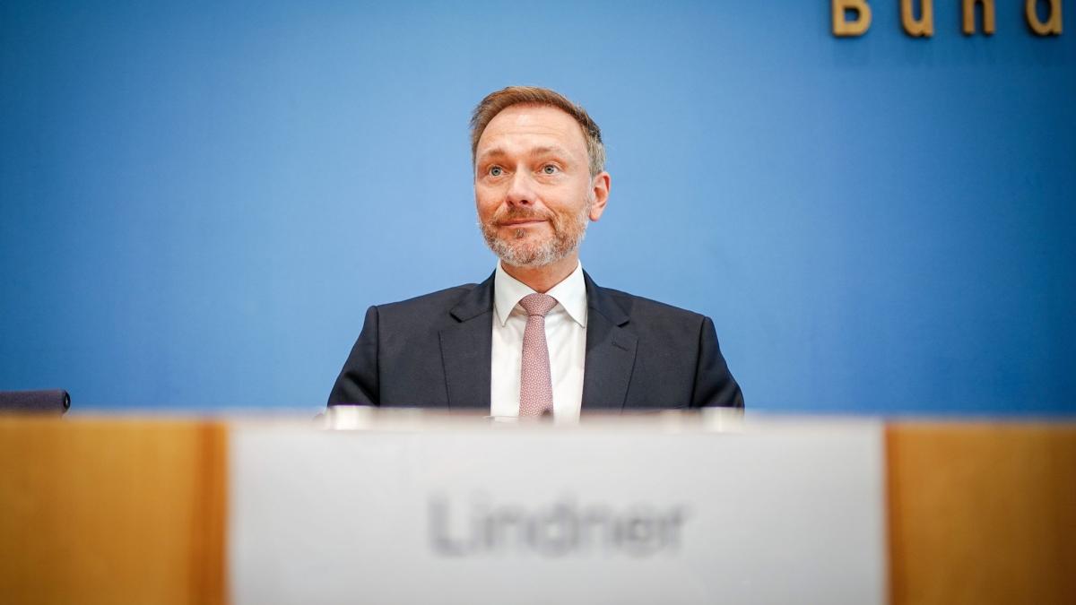 #Steuern: Trotz Entlastungen: Linder hält an Schuldenbremse fest