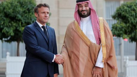 Emmanuel Macron empfängt Mohammed bin Salman.