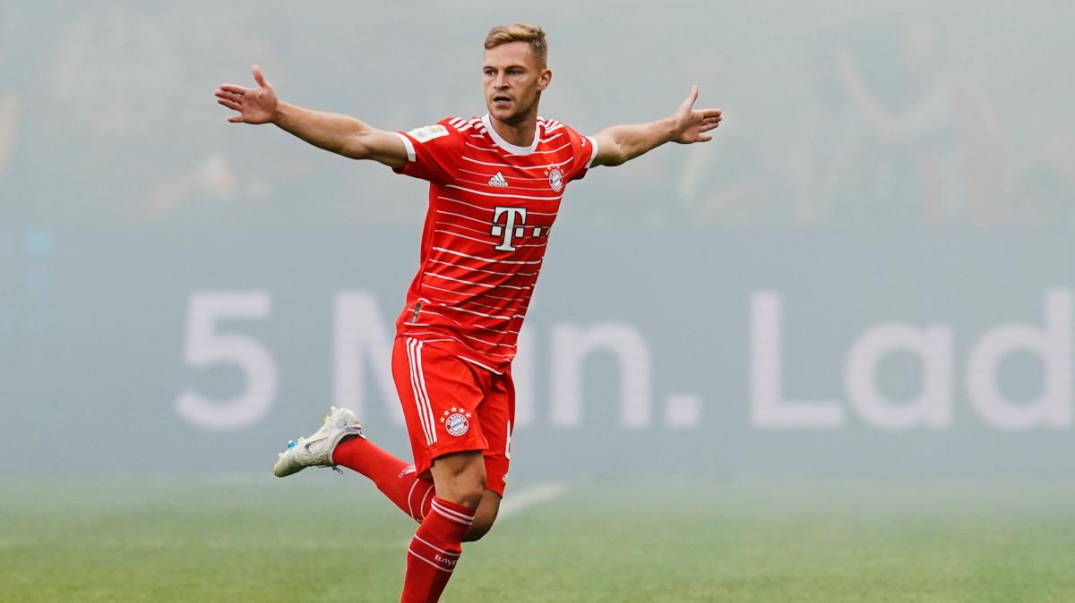 #Fußball: Bayern-Stars an der Würstchenbude: Kimmich ist ein Wikinger