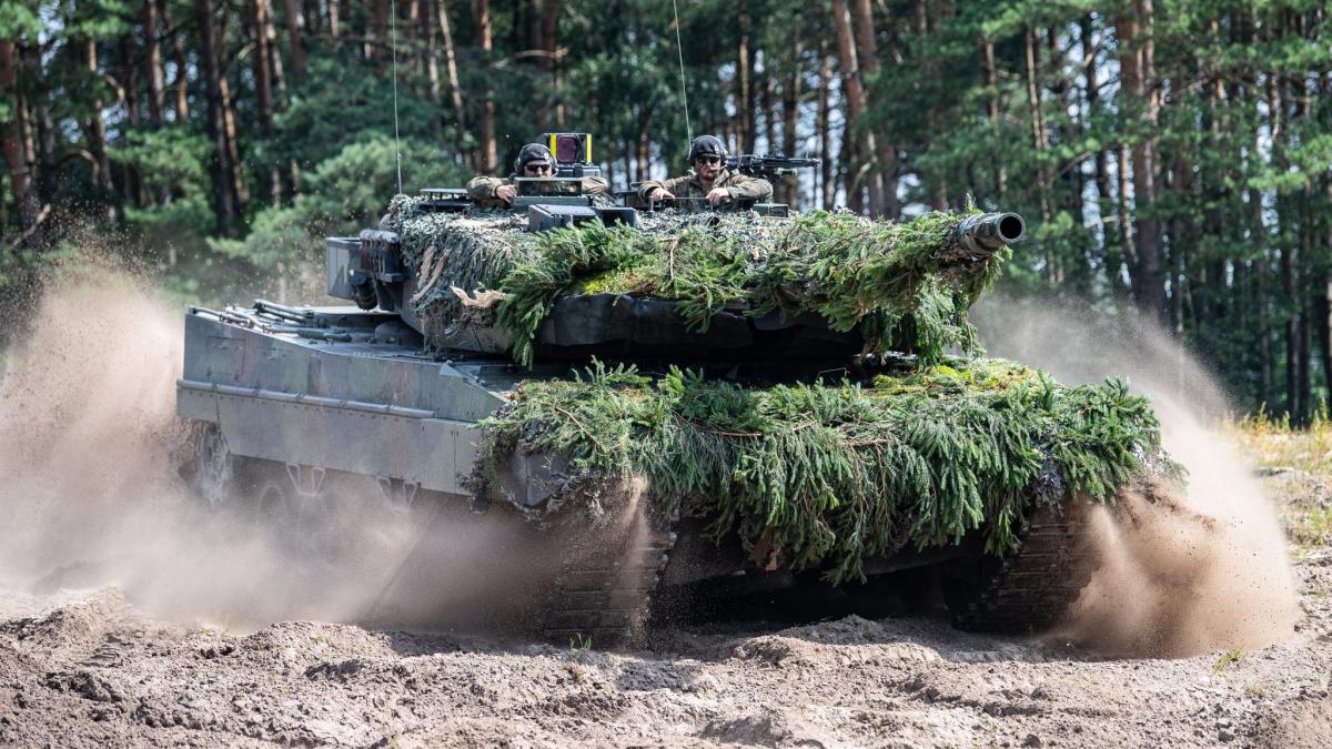 #Russlands Angriffskrieg: Panzer für die Ukraine: FDP und Grüne verstärken den Druck