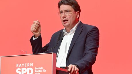 Der Landesvorsitzende der SPD in Bayern, Florian von Brunn, ist zum Spitzenkandidaten für die Landtagswahl 2023 gewählt worden.