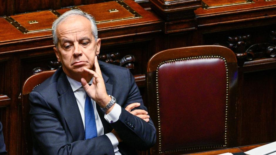 Il ministro dell'Interno italiano Matteo Piantedosi è stato criticato per la sua controversa decisione.