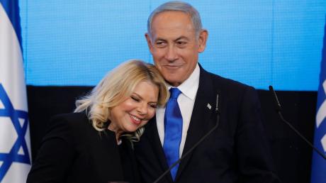 Freudestrahlend: Benjamin Netanjahu mit seiner Frau Sara Netanjahu.