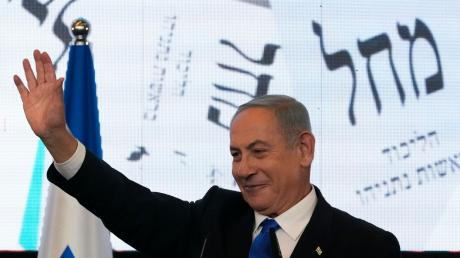 Nach der Parlamentswahl in Israel zeichnet sich der rechtskonservative Oppositionsführer Benjamin Netanjahu als klarer Sieger ab. Mit Hilfe eines rechtsextremen Bündnisses könnte dem Politiker nach gut einem Jahr Opposition so ein Comeback gelingen.