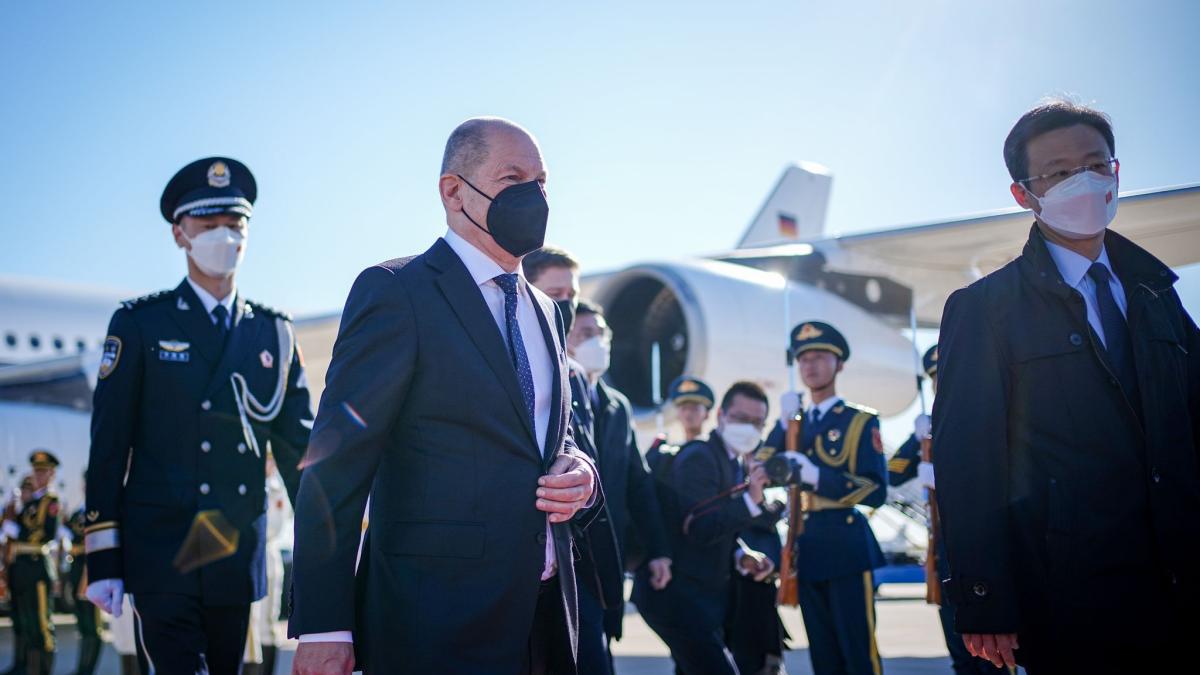 #Außenpolitik: Scholz zu erstem Besuch als Kanzler in Peking eingetroffen