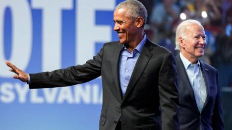US-Präsident Joe Biden und sein Vorgänger Barack Obama in Pennsylvania.