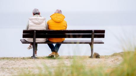 Wer nach 45 Beitragsjahren als besonders langjährig Versicherter in Rente gehen will, muss auf das Geburtsjahr achten.