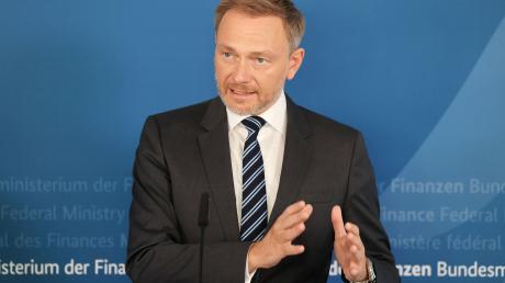 Bundesfinanzminister Christian Lindner hält vorerst an der Schuldenbremse fest.