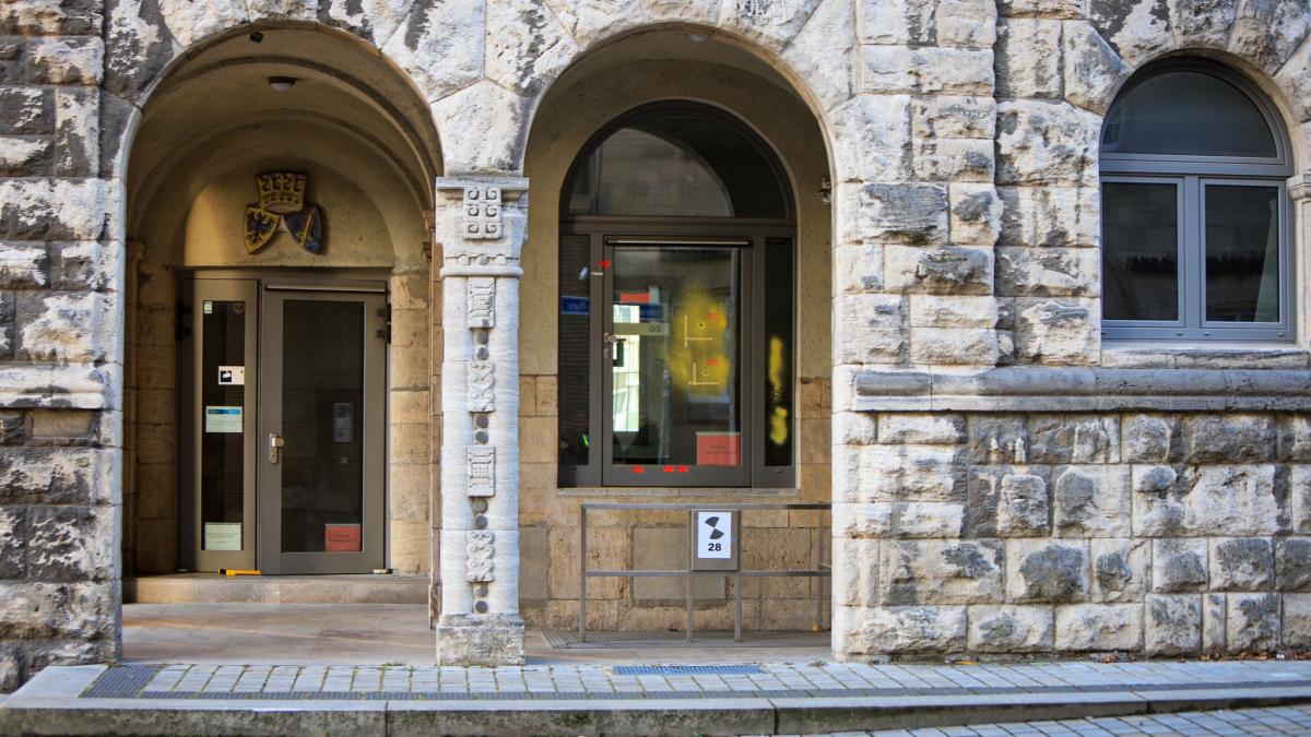 #Alte Synagoge: Schüsse auf Rabbinerhaus in Essen: Fahndung dauert an
