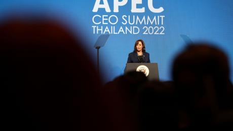 US-Vizepräsidentin Kamala Harris spricht bei einer Pressekonferenz im Rahmen des Apec-Gipfels.