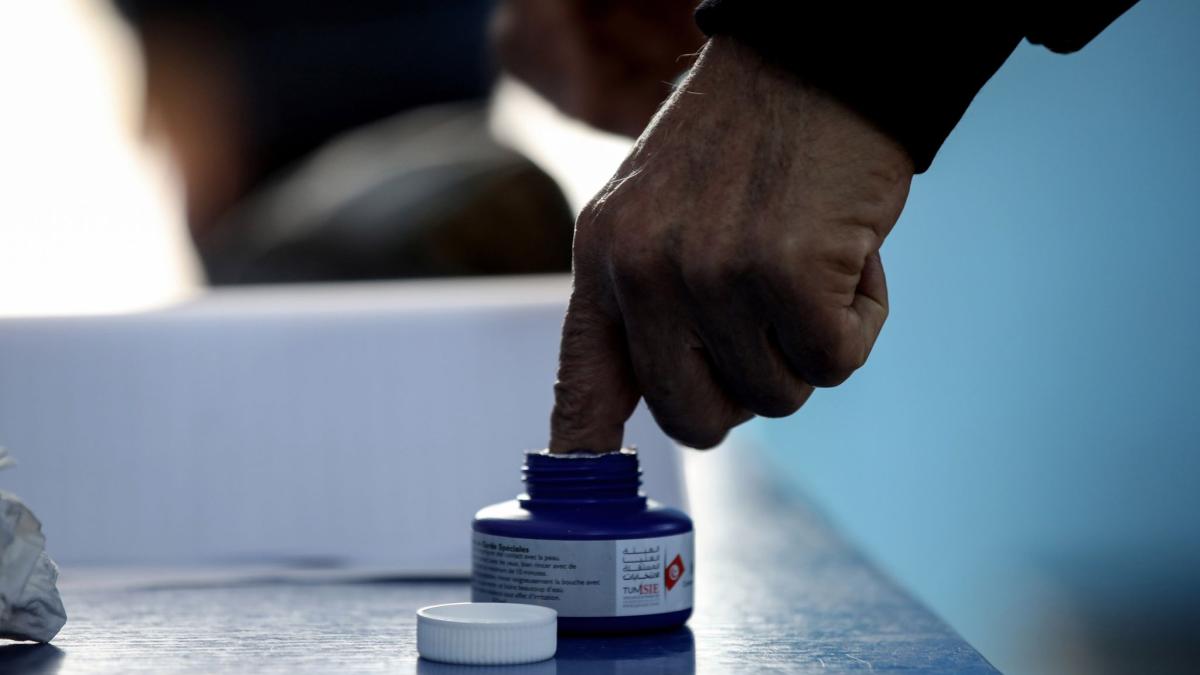 #Wahlen: Zahnlose Volksvertretung – wenige Tunesier wählen Parlament
