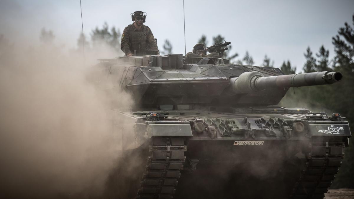 #Ukraine-Krieg: Leopard-Kampfpanzer für die Ukraine: Scholz unter Druck